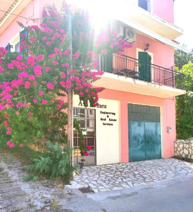Voukamvilia Boutique Apartment Agios Matthaios  Екстер'єр фото